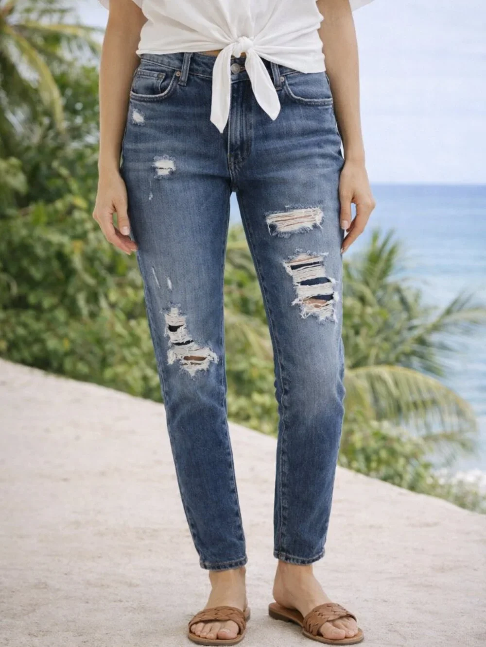 COJ High‑Rise Distressed Mom Jeans • Vintage Wash • NWT Size 25 - Picture 1 of 13